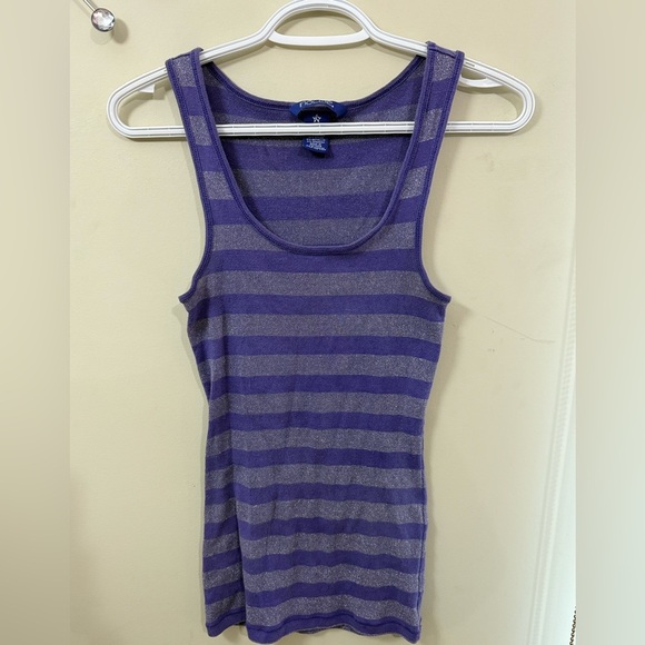 Fitted Purple and Gray Sleeveless Tank Top - Picture 3 of 5